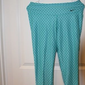 Nike- Capri leggings